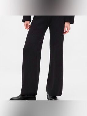 NWT Gap CashSoft Shaker Pants - Size S